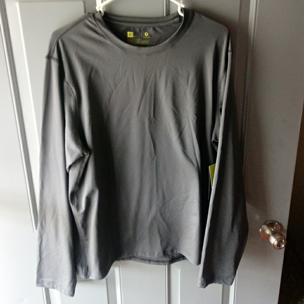 Mens XL cross train under shirt pull over